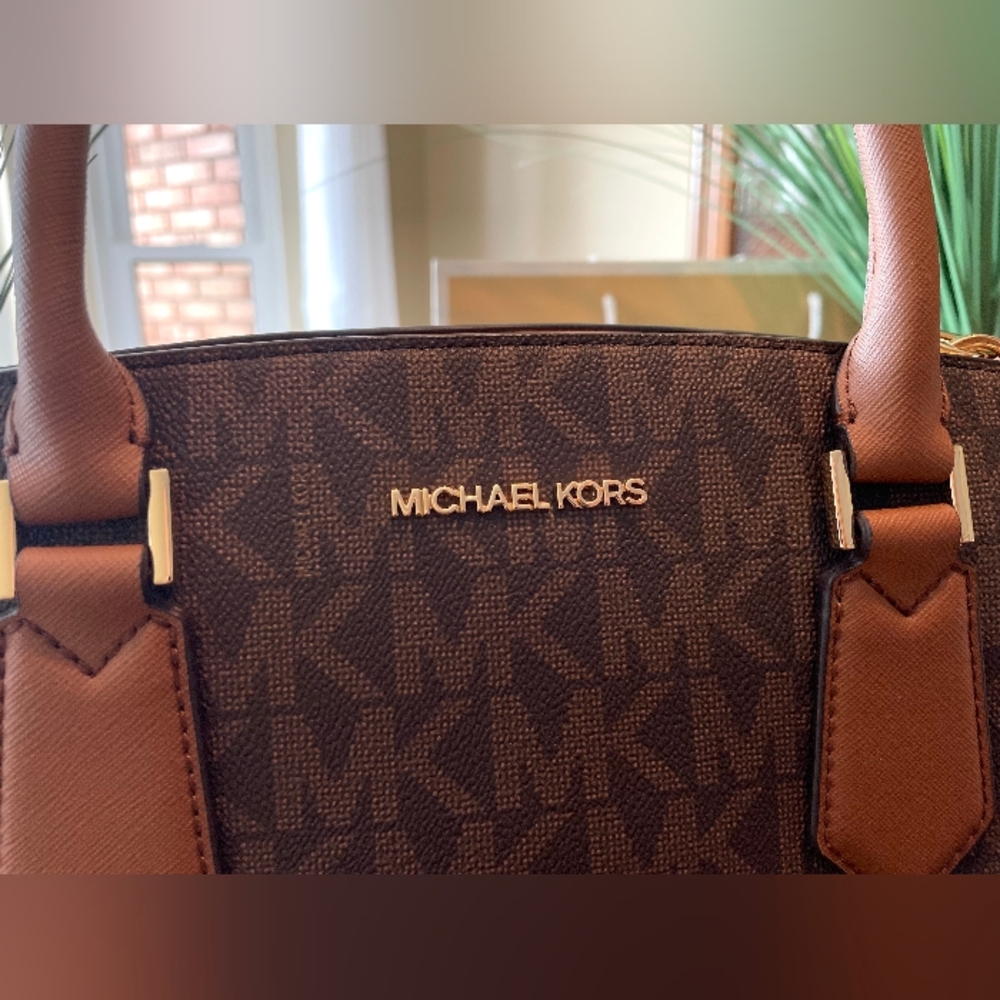 $398 Michael Kors LYNN LG EW SATCHEL Designer Bag MK Handbag NWT - Picture 4 of 12